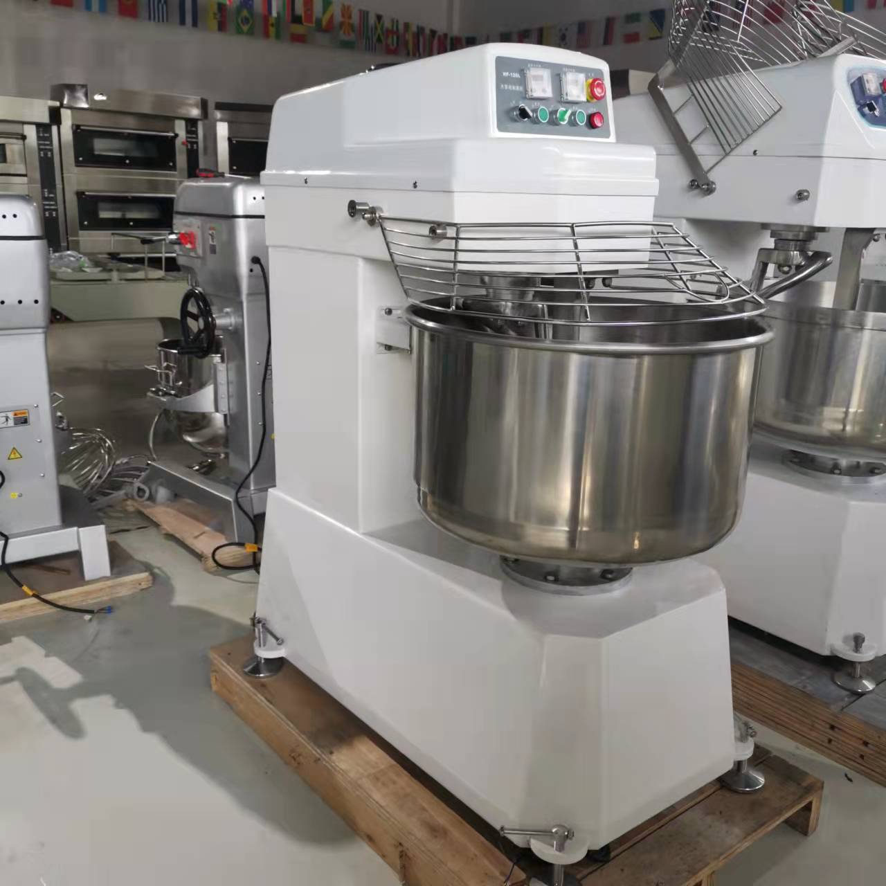 Commercial Dough Mixer 100kg P - огляд і ціна Commercial Kitchen Mixers Dough Mixer
